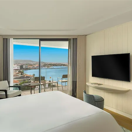 Swissotel And Cesme Hotel