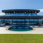 Swissotel And Cesme Hotell *