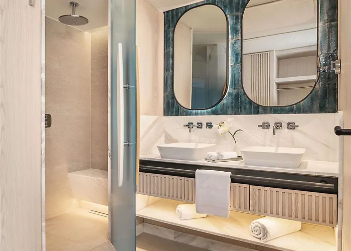 Swissotel And Cesme Hotel *