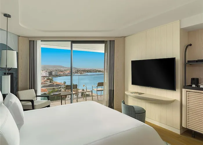 Swissotel And Cesme Готель