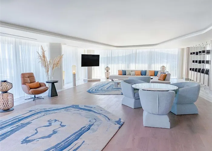 Swissotel And Cesme Hotel